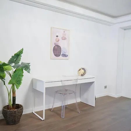 Spacieux Aux Portes De Paris, Parking Gratuit Apartamento Bagnolet